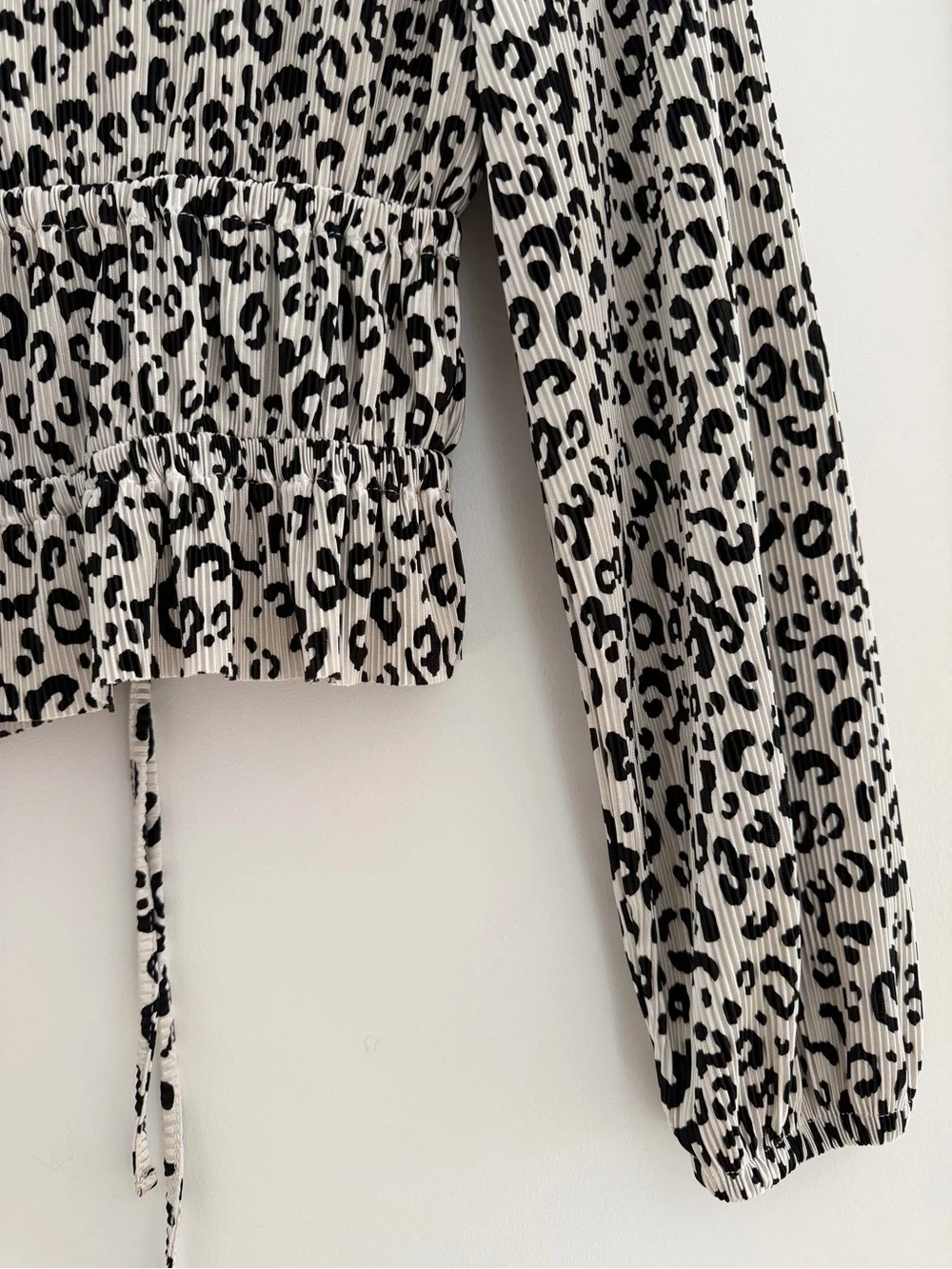 Zara White and Black Leopard Print Cinched Waist Blouse